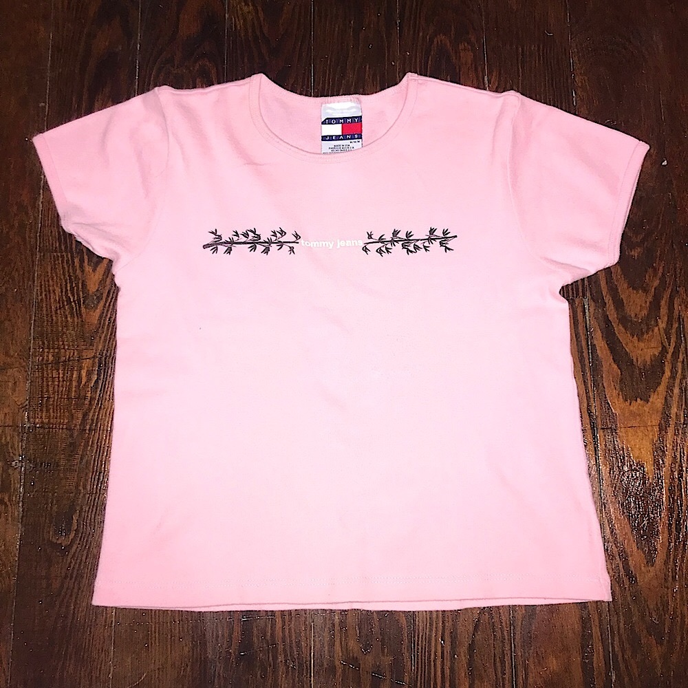 Vintage Tommy Jeans T shirt!